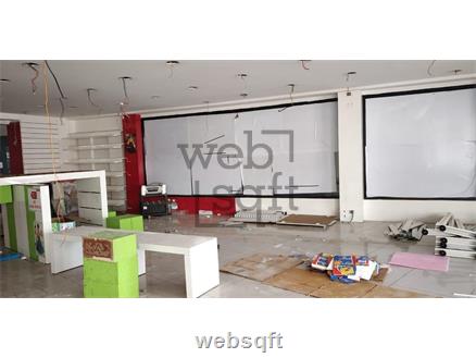 Retail showroom for Rent